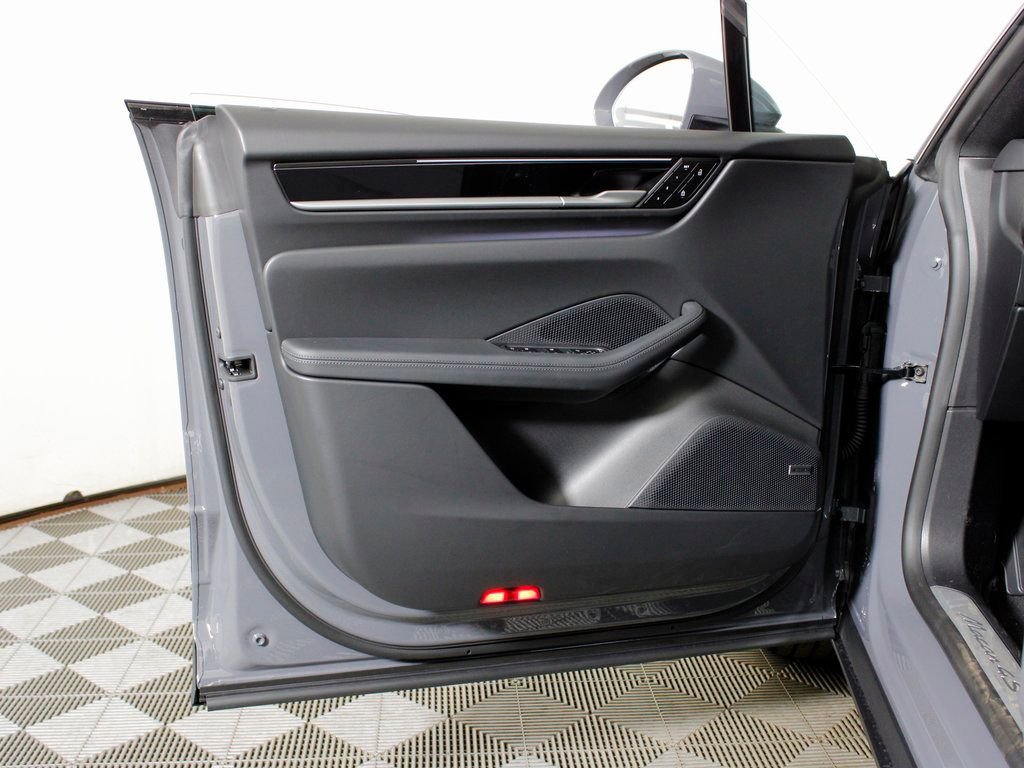 Certified 2025 Porsche Macan 4S Electric image 16