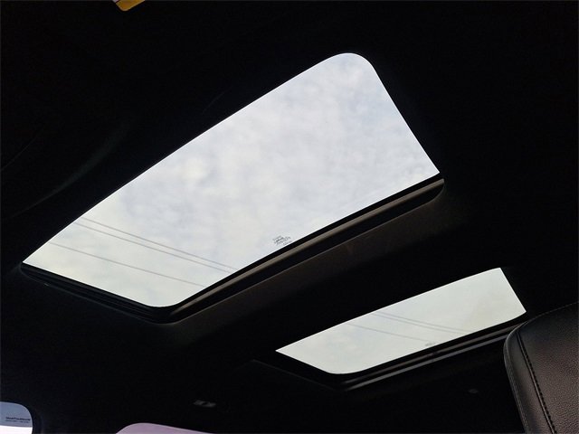 Used 2018 Ford Explorer XLT w/ Equipment Group 202A image 15