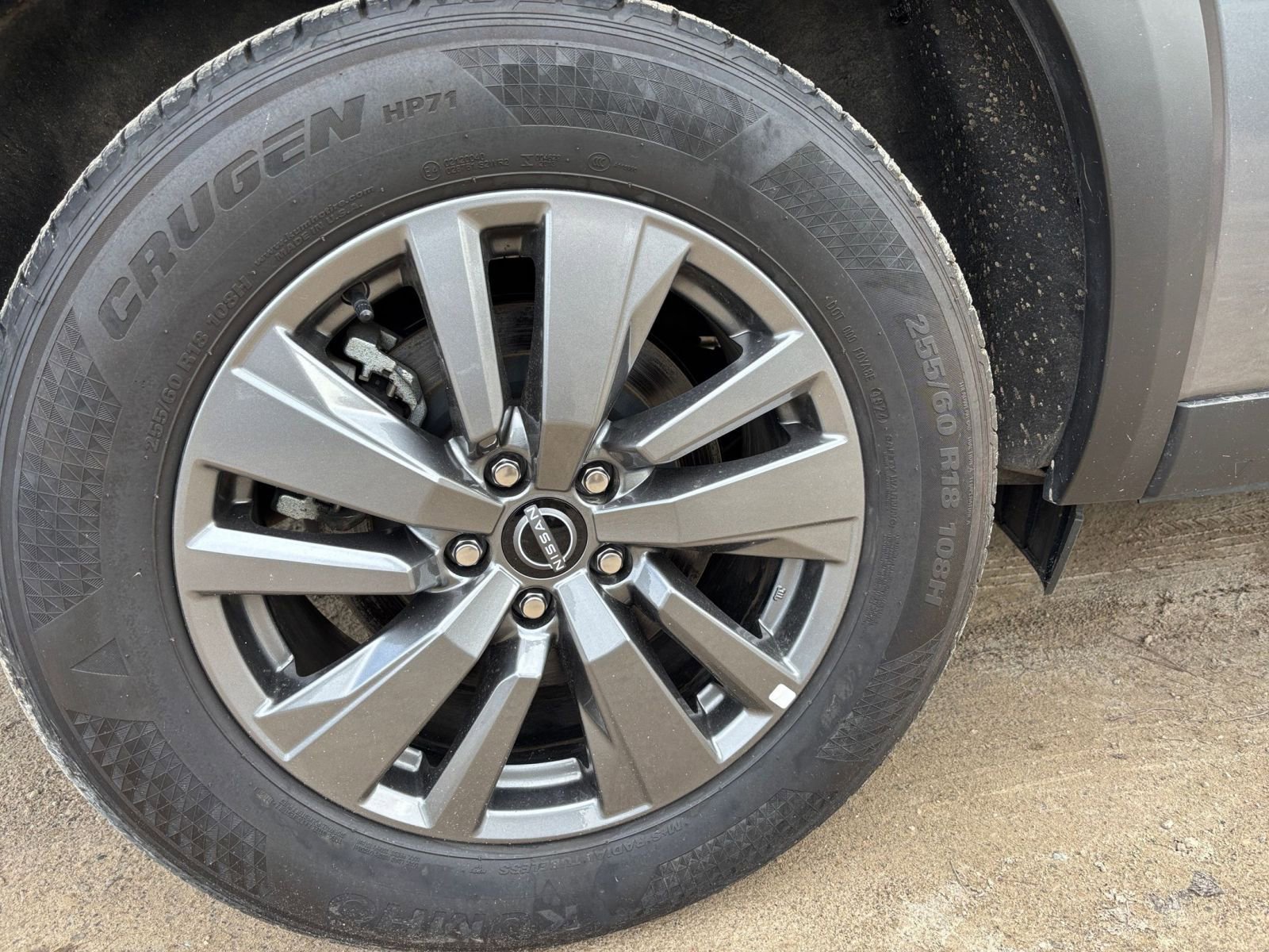 Used 2025 Nissan Pathfinder SV image 33