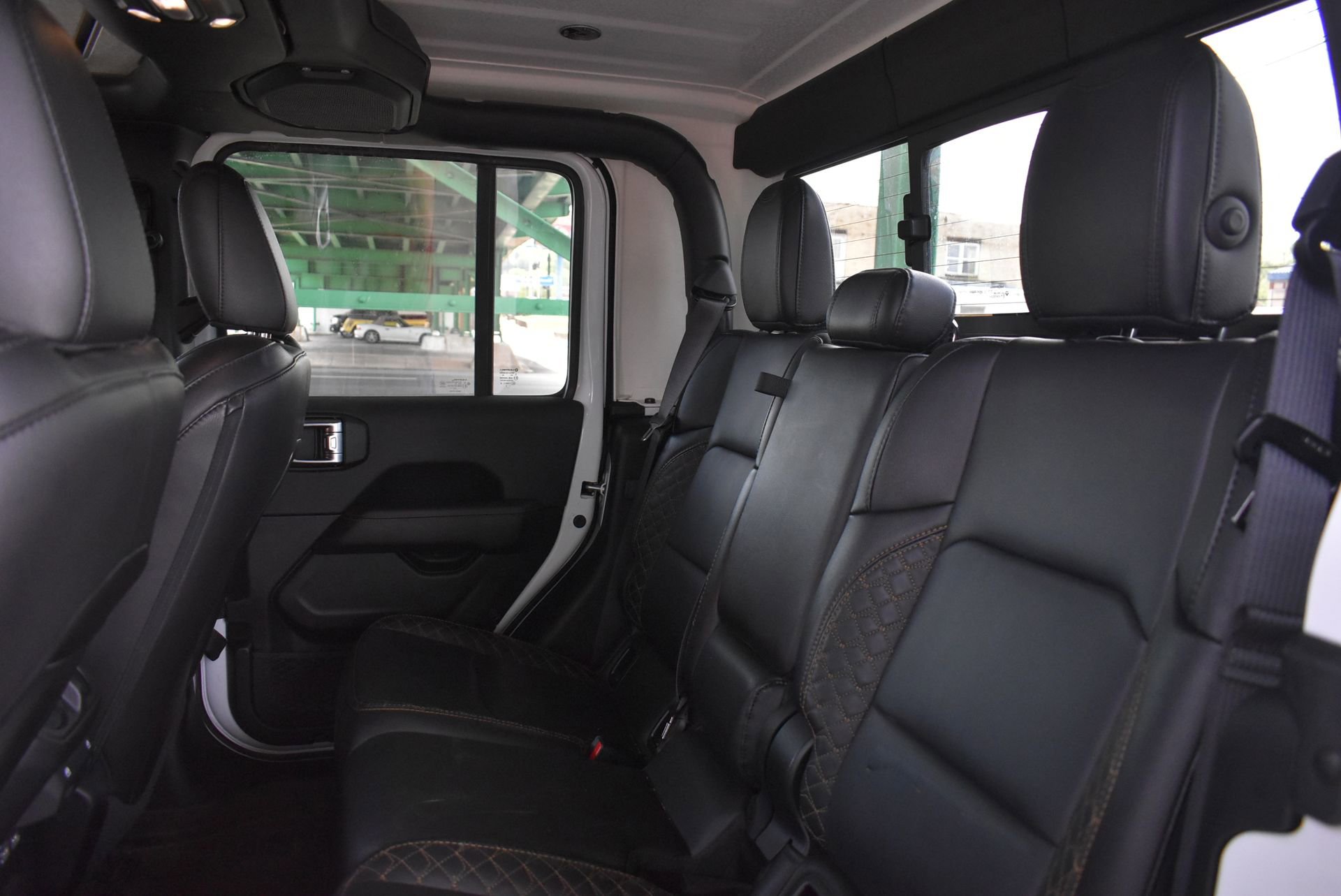 Used 2023 Jeep Gladiator Overland image 13