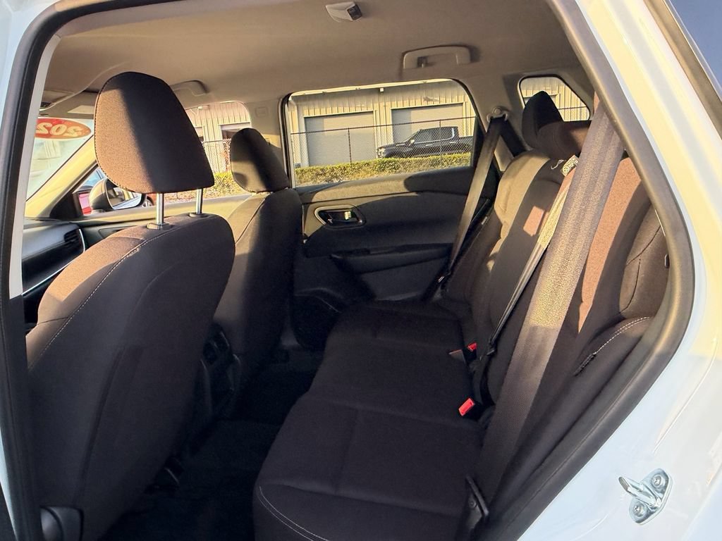 Used 2025 Nissan Rogue S FWD image 12