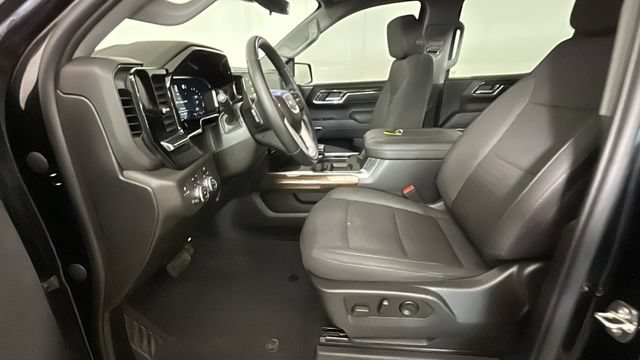 Used 2023 GMC Sierra 1500 Elevation w/ Preferred Package AWD/4WD image 11