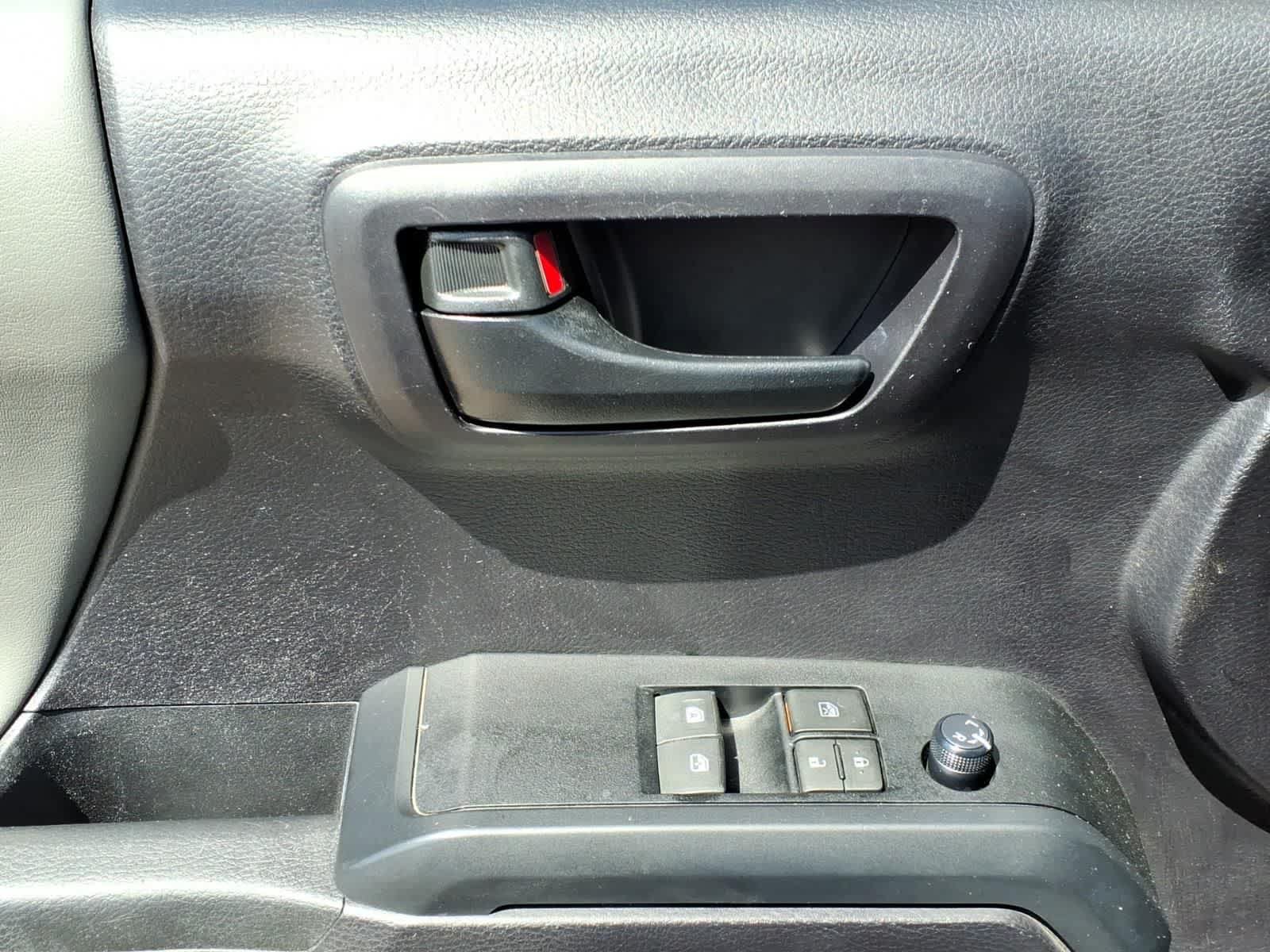 Used 2020 Toyota Tacoma SR RWD image 11