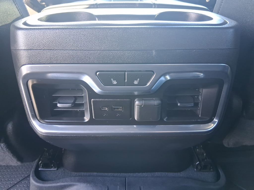 Used 2019 Chevrolet Silverado 1500 High Country image 19