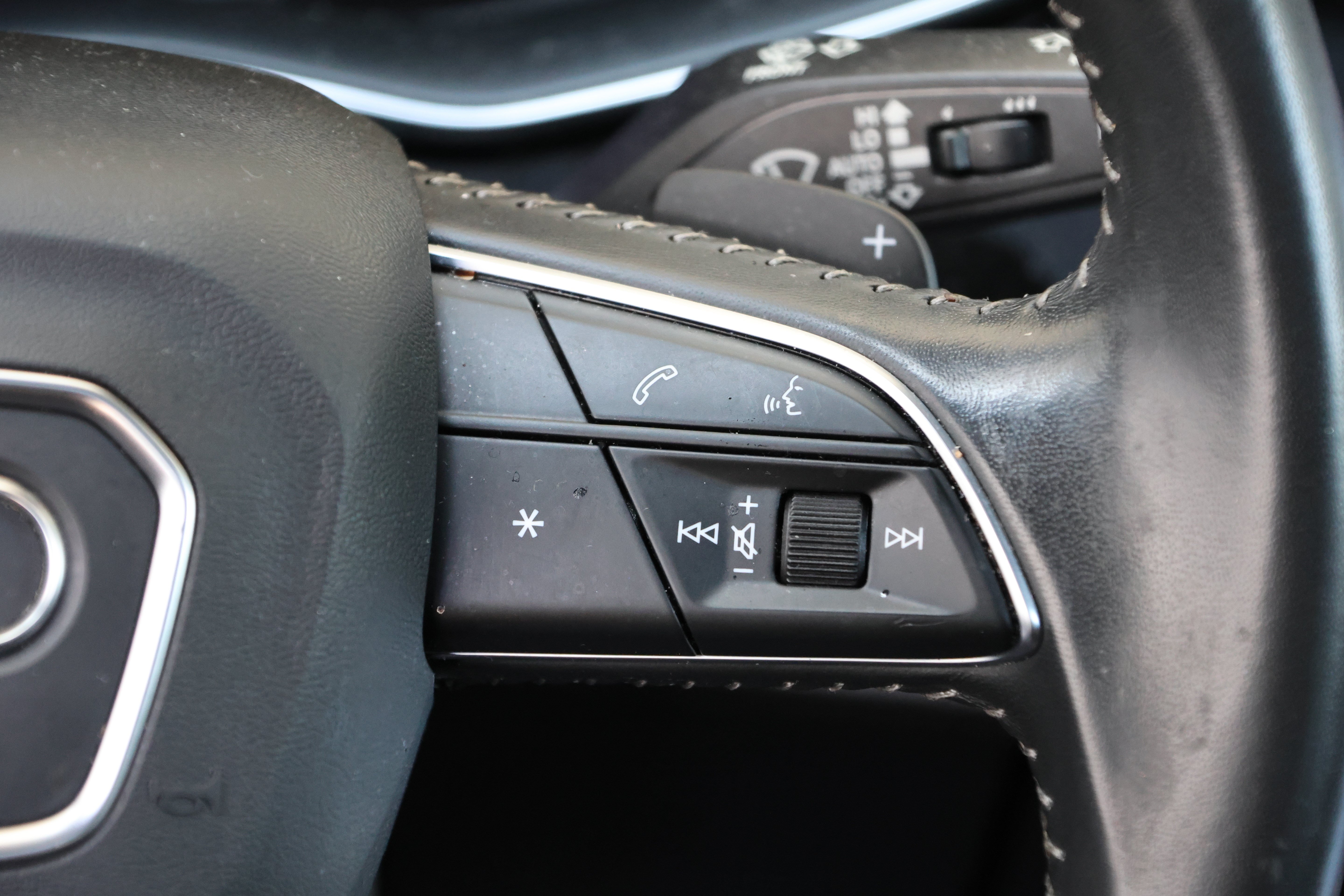 Used 2019 Audi Q8 Prestige w/ Towing Package AWD/4WD image 21