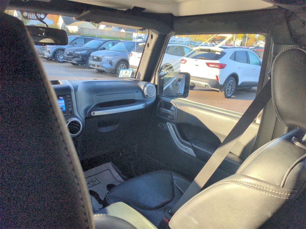 Used 2018 Jeep Wrangler Unlimited Sahara w/ Dual Top Group image 23