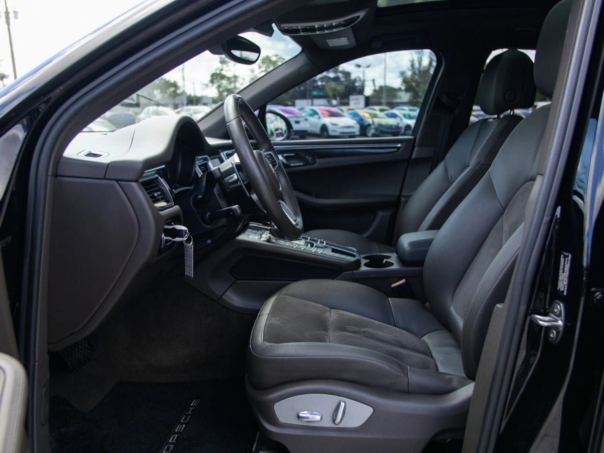 Used 2015 Porsche Macan S w/ Infotainment Package AWD/4WD image 18