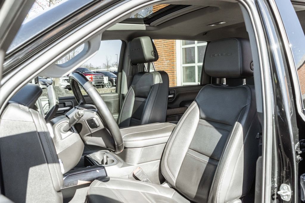 Used 2023 GMC Sierra 3500 Denali w/ Denali Ultimate Package AWD/4WD image 8
