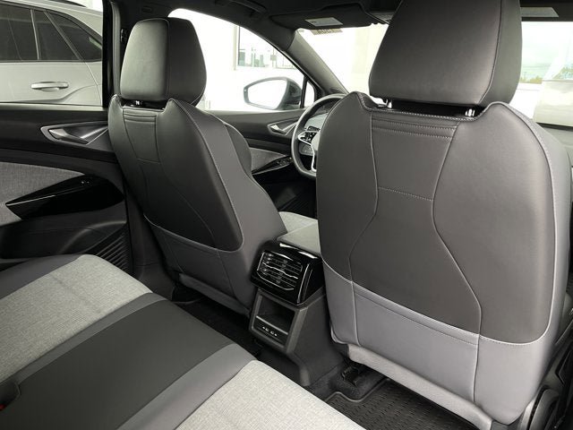 New 2025 Volkswagen ID.4 Pro RWD image 28