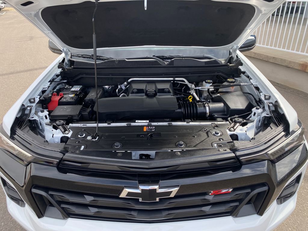 Used 2025 Chevrolet Colorado Z71 w/ Z71 Convenience Package 2 AWD/4WD image 22