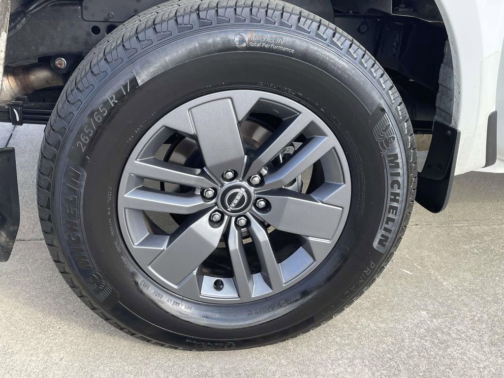 Used 2025 Nissan Frontier SV w/ SV Convenience Package image 7