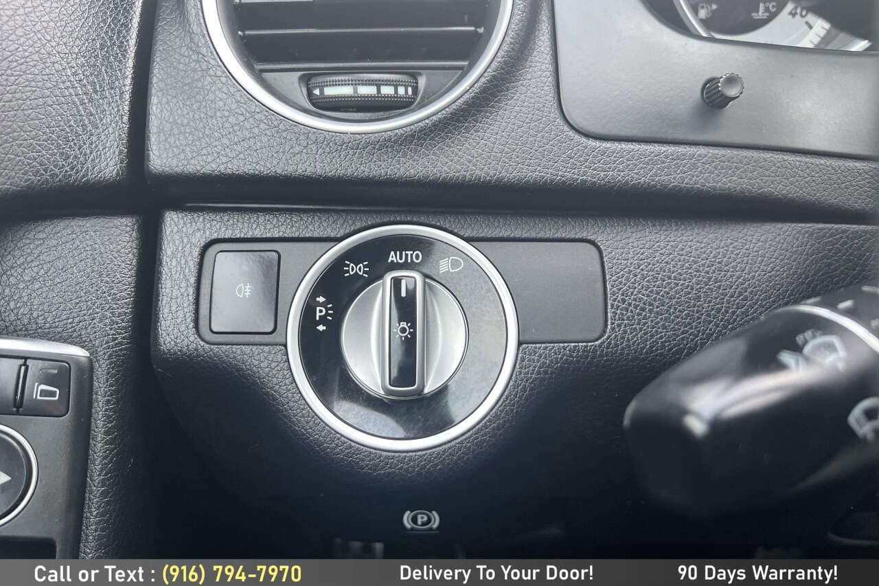 Used 2012 Mercedes-Benz C 250 Sedan image 19