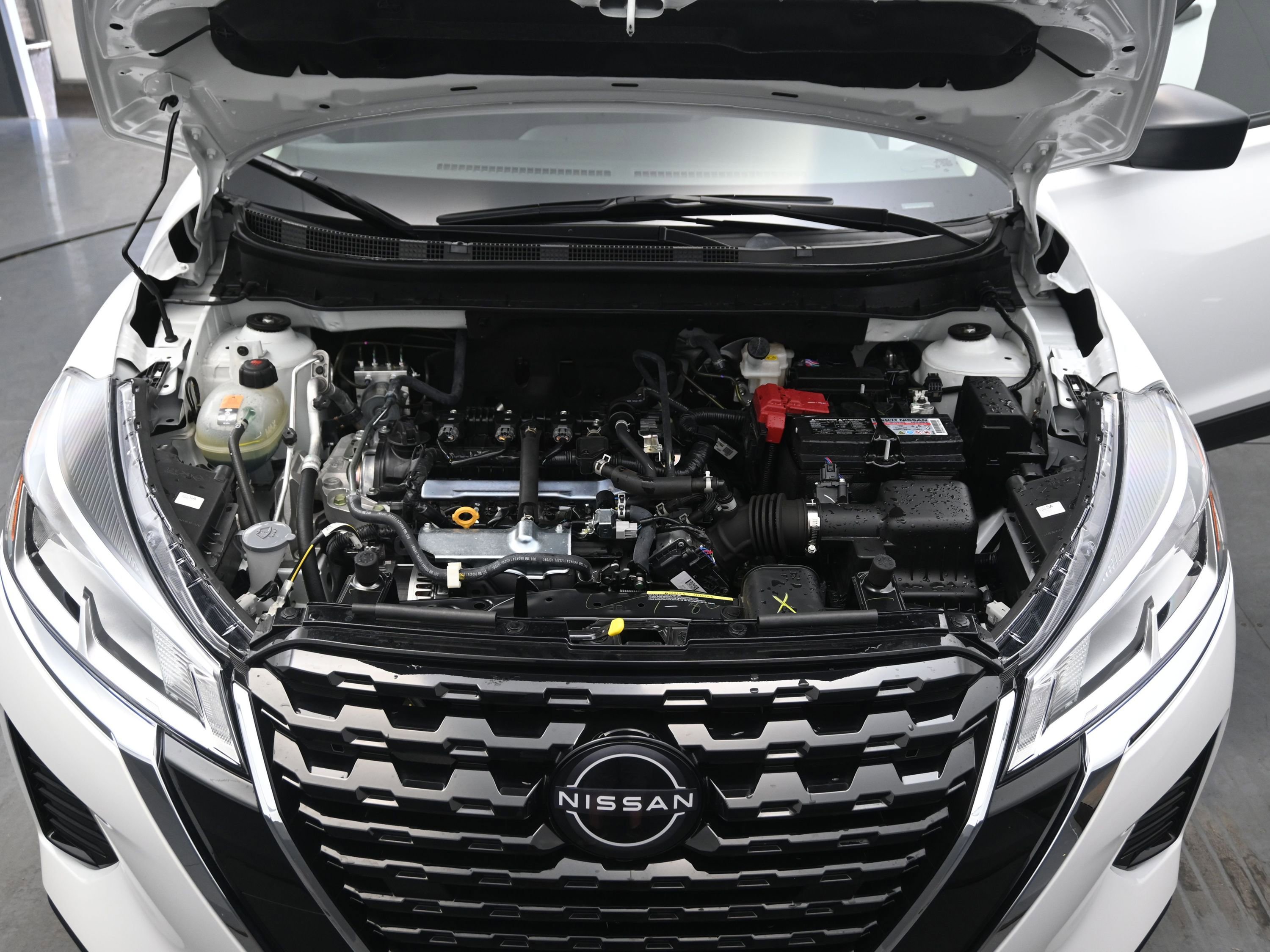 Certified 2025 Nissan Kicks Play S image 18