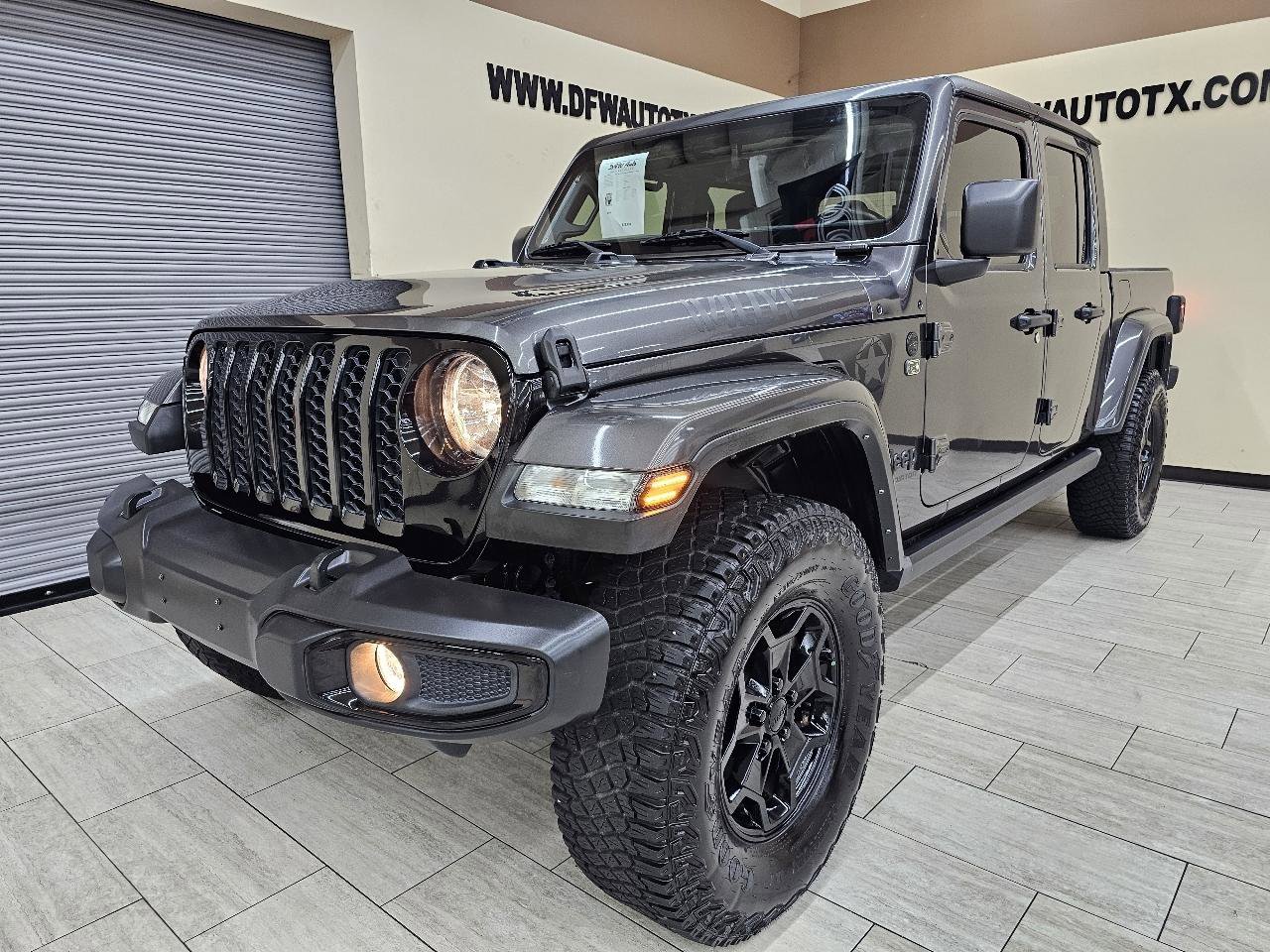Used 2021 Jeep Gladiator Sport AWD/4WD image 2