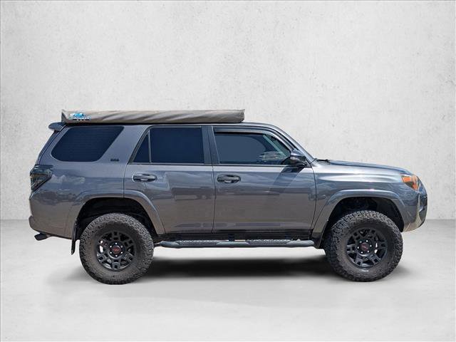 Used 2022 Toyota 4Runner SR5 Premium w/ Moonroof Package AWD/4WD image 4