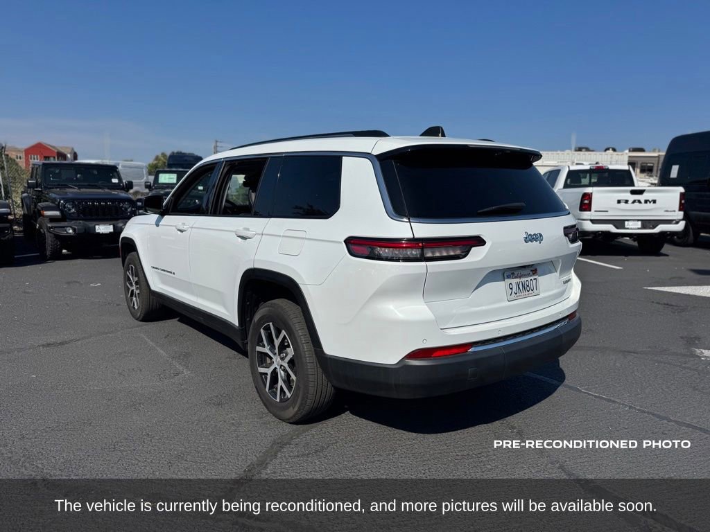 Used 2023 Jeep Grand Cherokee L Limited w/ Luxury Tech Group II RWD image 3