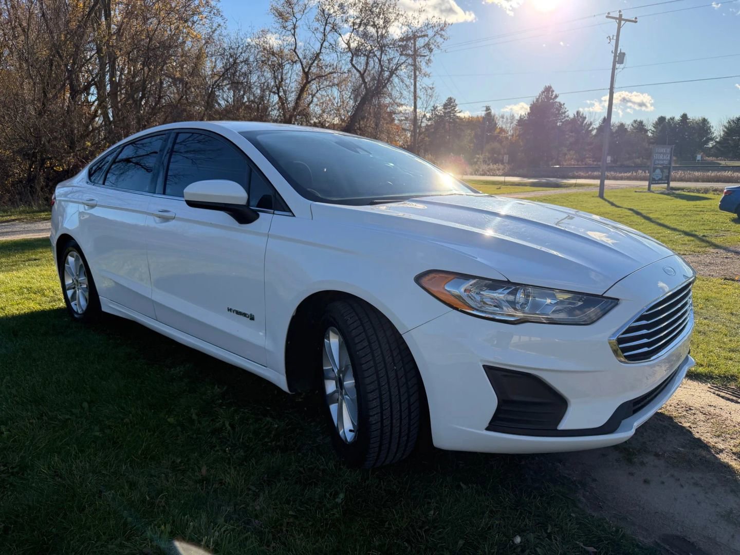 Used 2019 Ford Fusion SE image 3