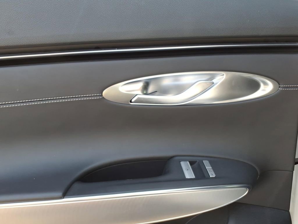 Used 2023 Genesis GV70 2.5T w/ Select Package image 10