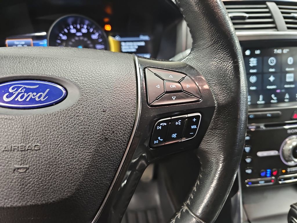 Used 2018 Ford Explorer Limited AWD/4WD image 18