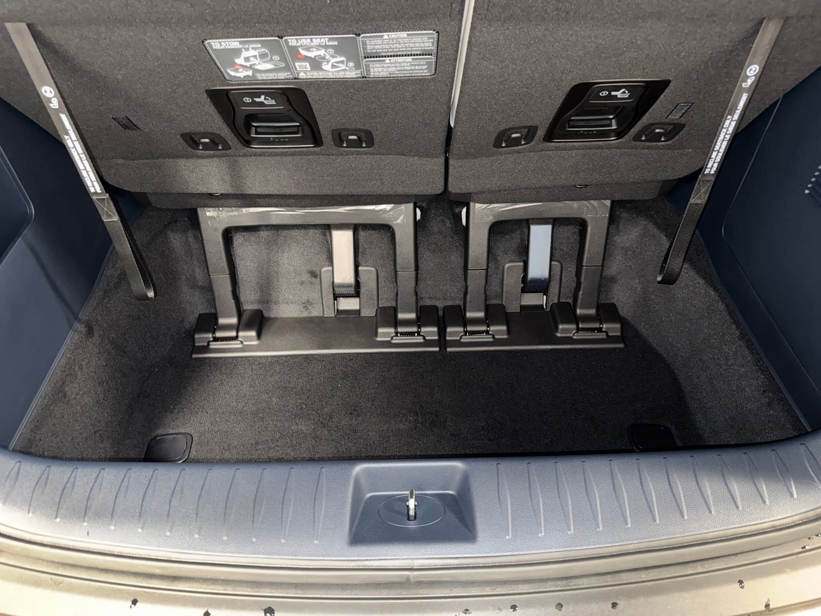 New 2026 Kia Carnival EX FWD image 30