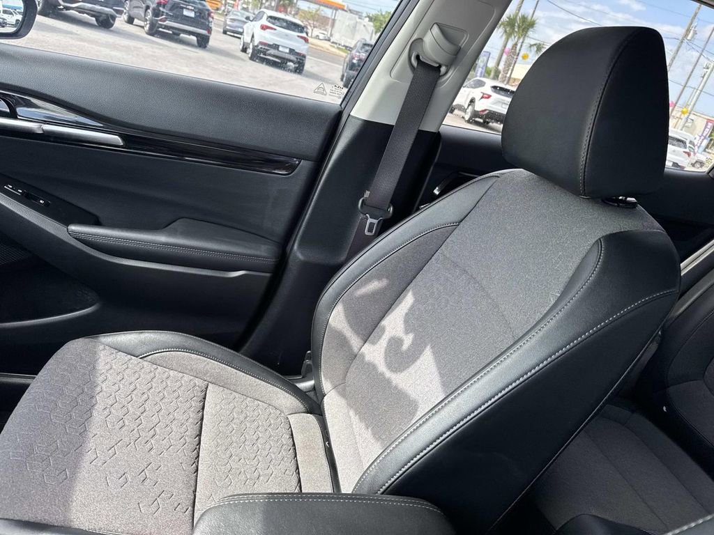 Used 2025 Kia Seltos S FWD image 15