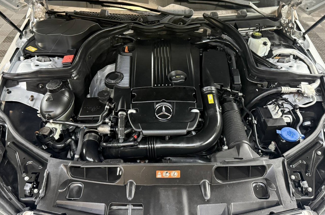 Used 2013 Mercedes-Benz C 250 Sedan image 22
