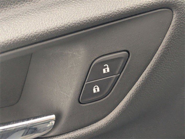 Certified 2025 Chevrolet Trax LT w/ LT Convenience Package image 9