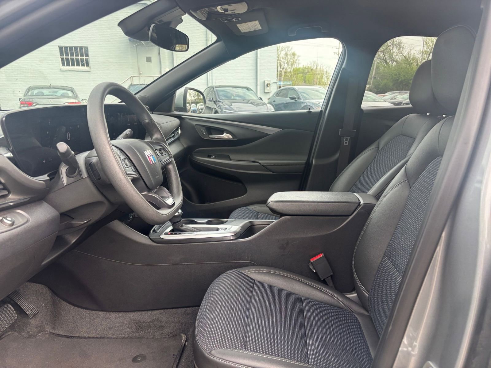 Used 2025 Buick Envista Preferred image 25
