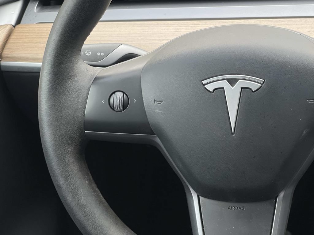 Used 2024 Tesla Model Y Long Range AWD/4WD image 8