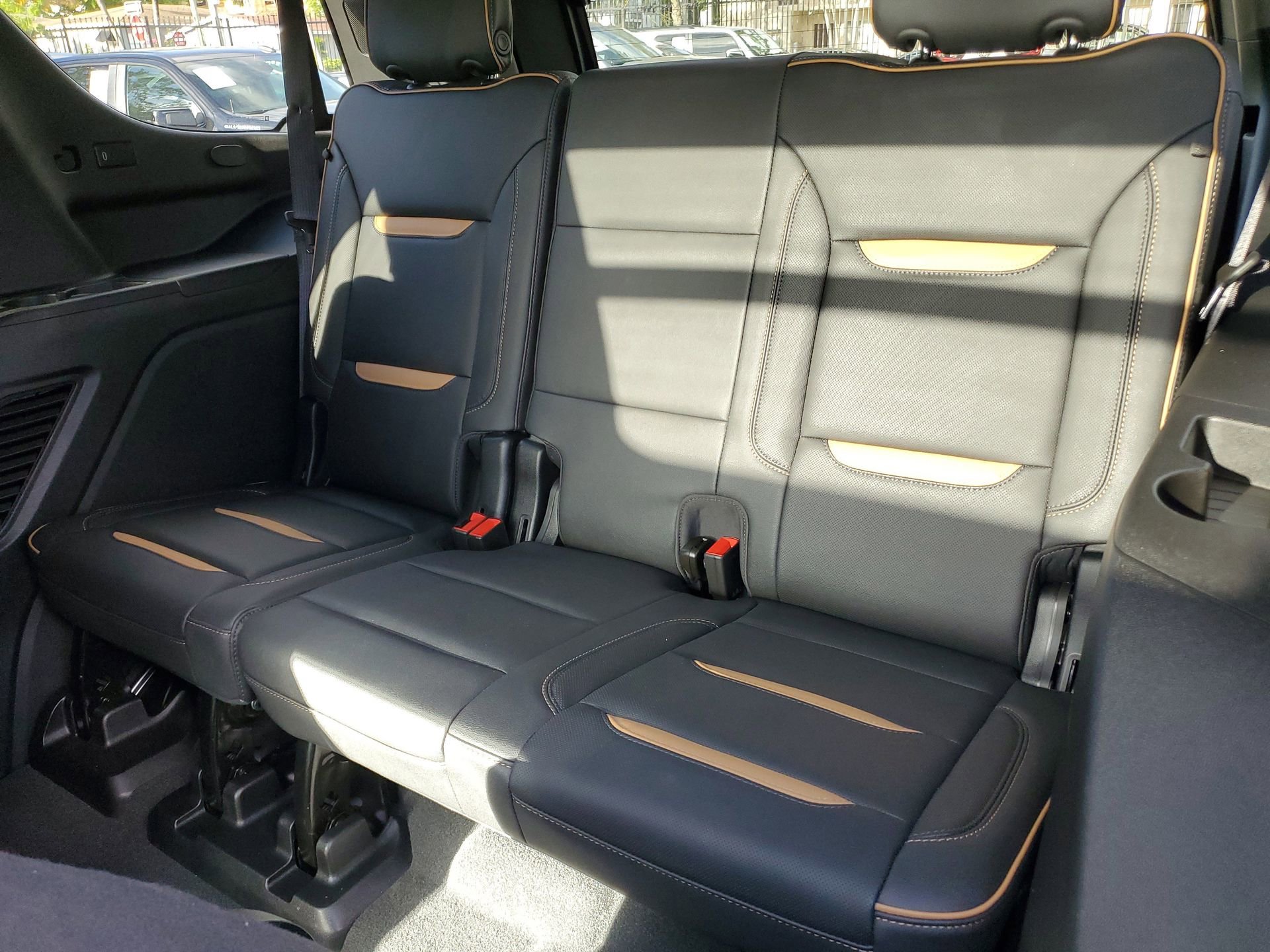 Used 2024 GMC Yukon AT4 w/ Technology Package image 13