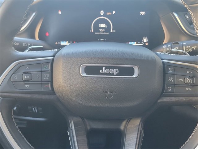Used 2022 Jeep Grand Cherokee L Limited w/ Black Appearance Package image 32