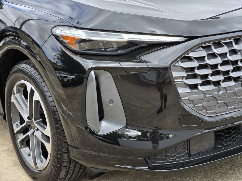 Certified 2025 Audi Q5 Prestige AWD/4WD image 12