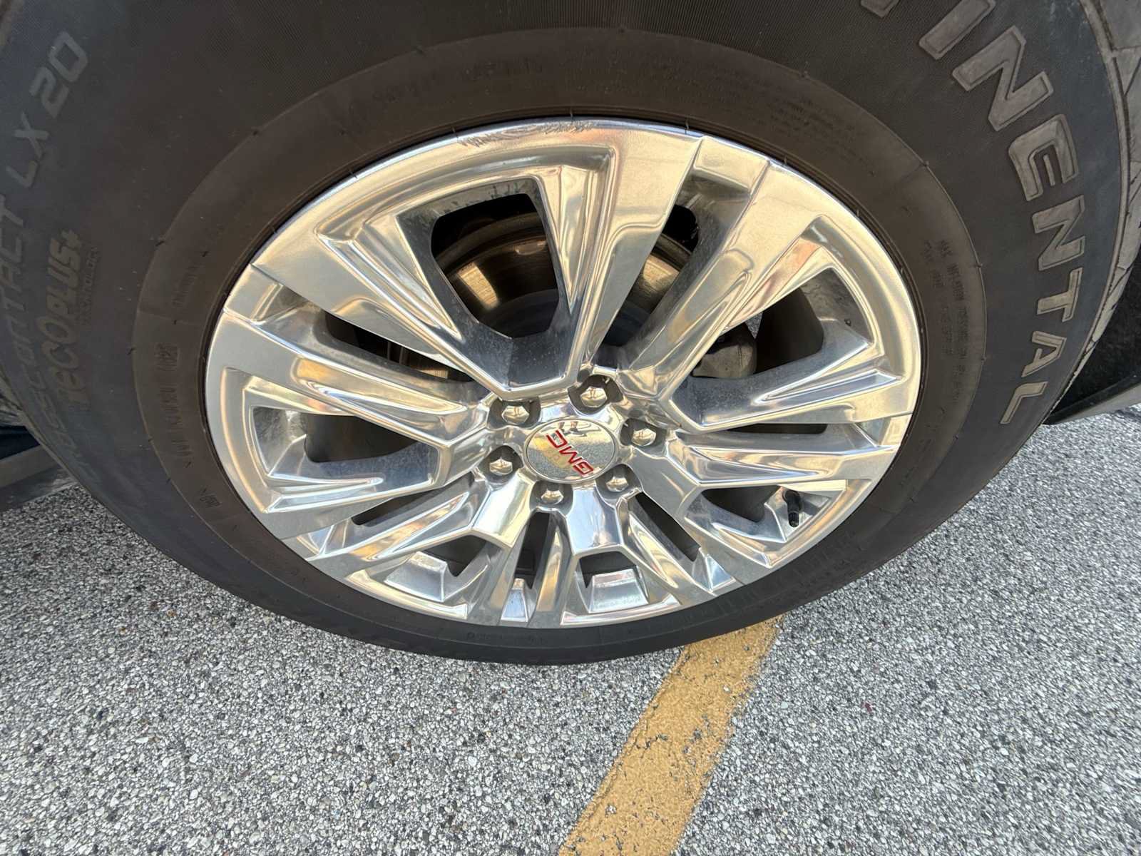 Certified 2025 GMC Yukon Denali AWD/4WD image 32
