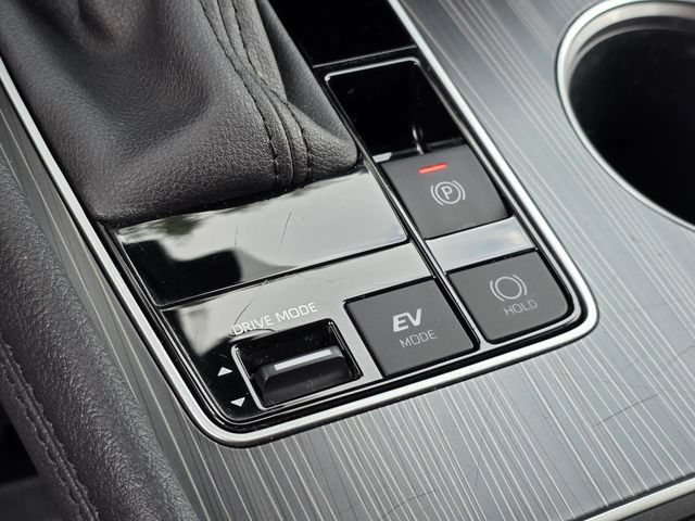 Used 2024 Toyota Sienna Platinum AWD/4WD image 29