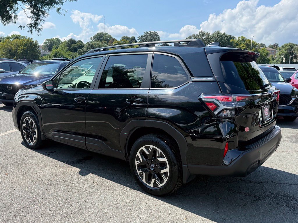 Certified 2025 Subaru Forester Premium AWD/4WD image 8