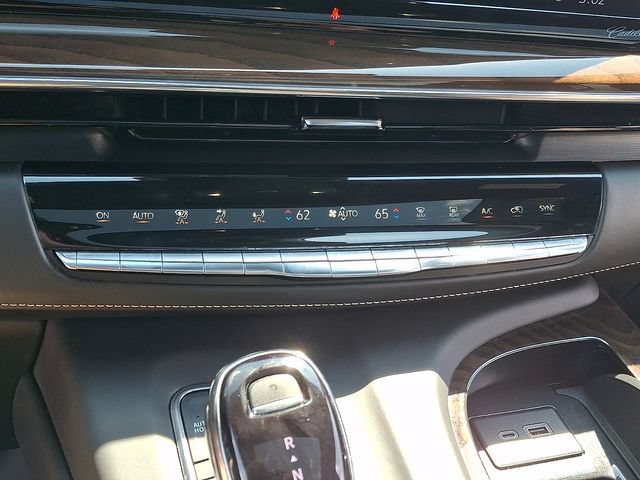 Certified 2023 Cadillac Escalade Sport Platinum w/ LPO, Floor Liner Package AWD/4WD image 17