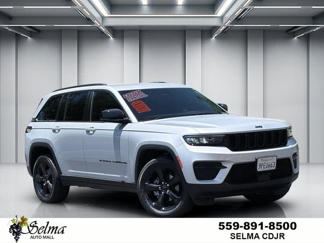 Used 2024 Jeep Grand Cherokee Altitude RWD image 1