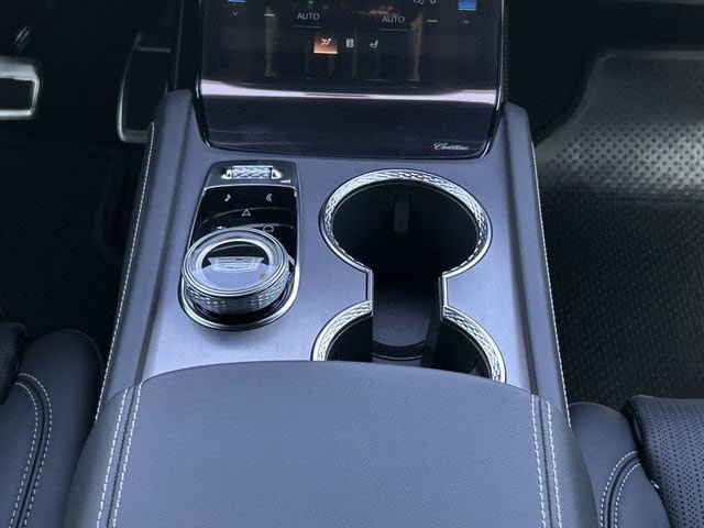 New 2026 Cadillac Vistiq Premium Luxury AWD/4WD image 19