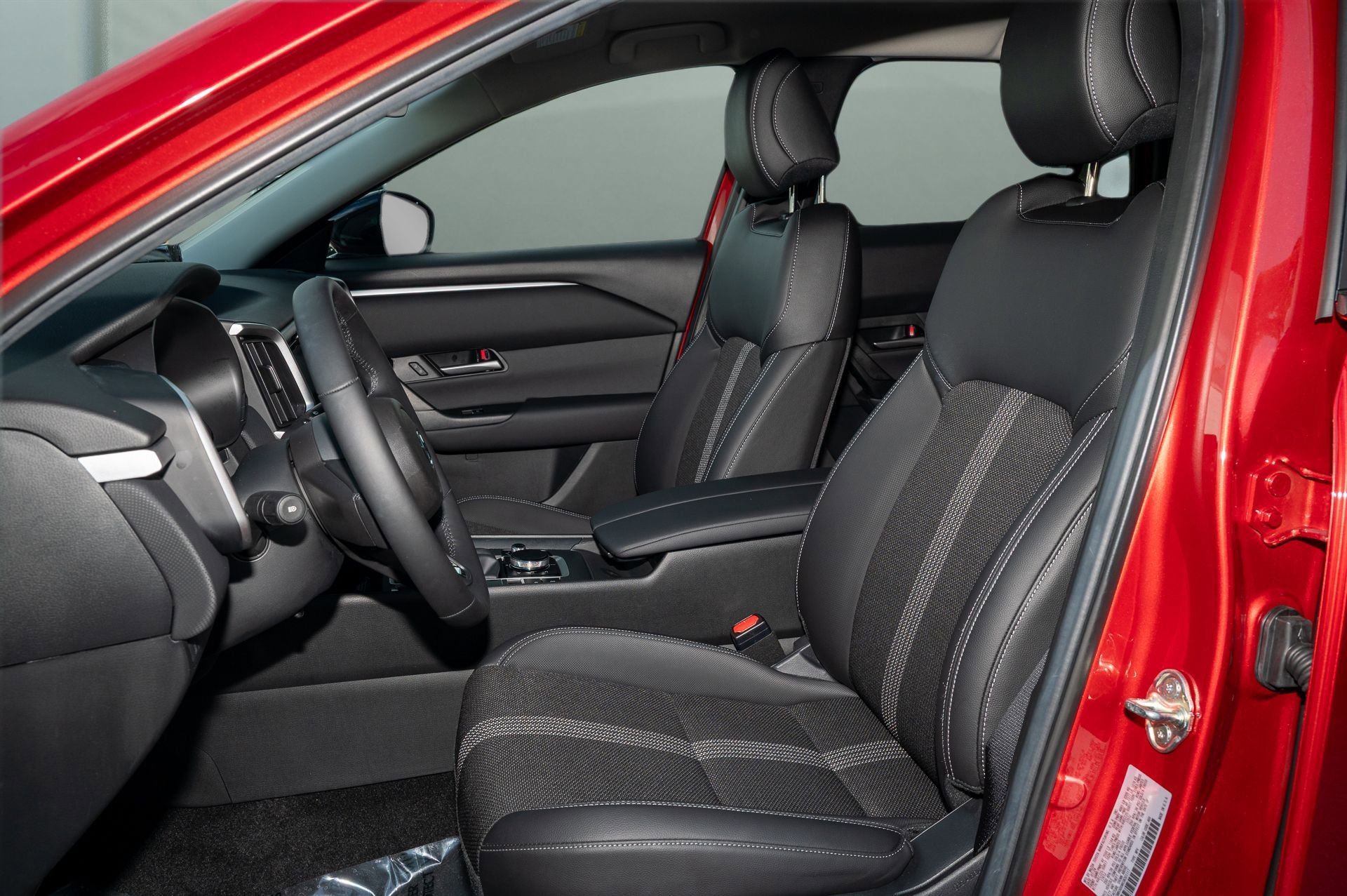 Used 2025 MAZDA CX-50 AWD 2.5 S w/ Weather Package image 6