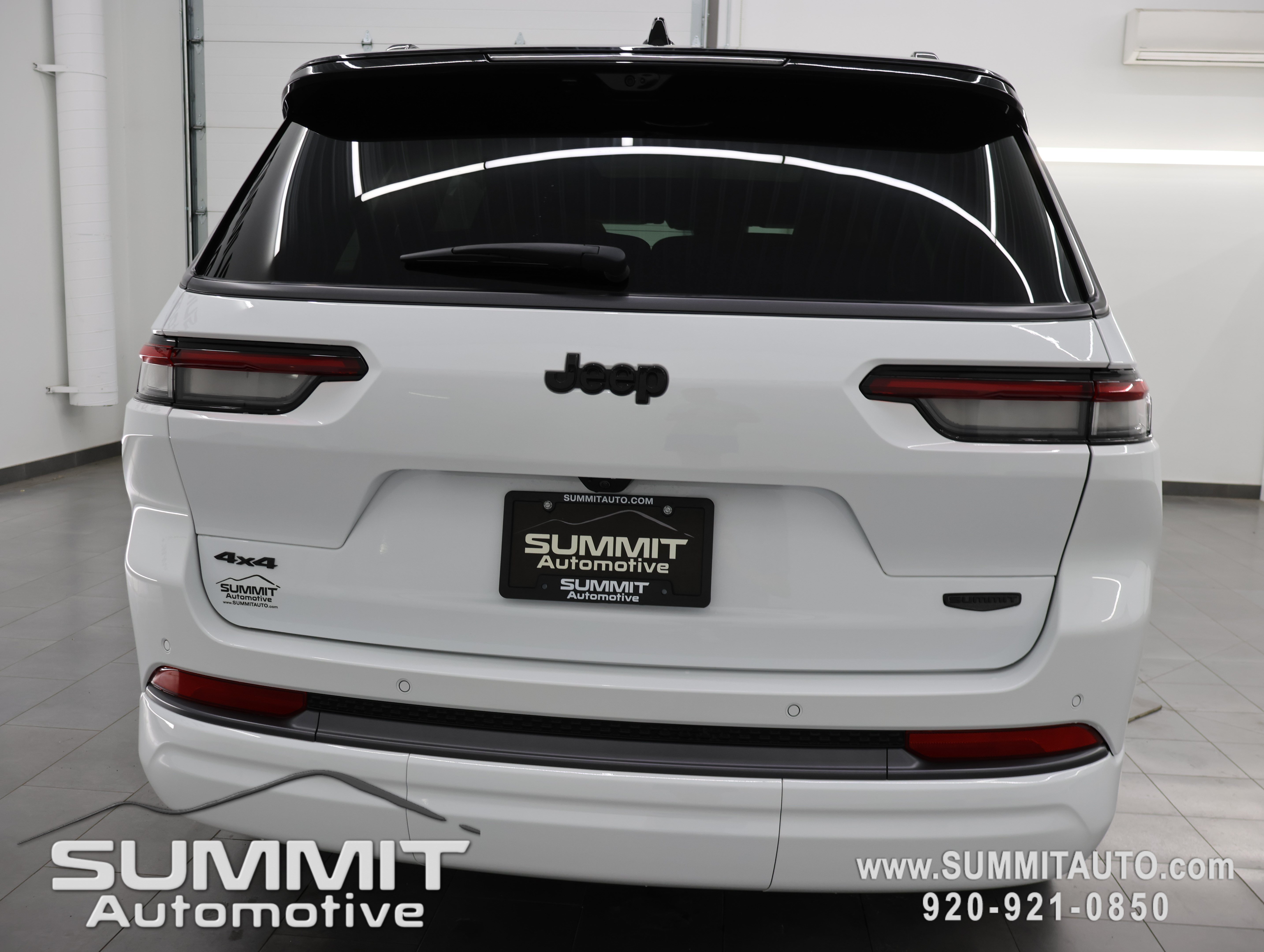 New 2026 Jeep Grand Cherokee L Summit w/ Obsidian Package AWD/4WD image 31