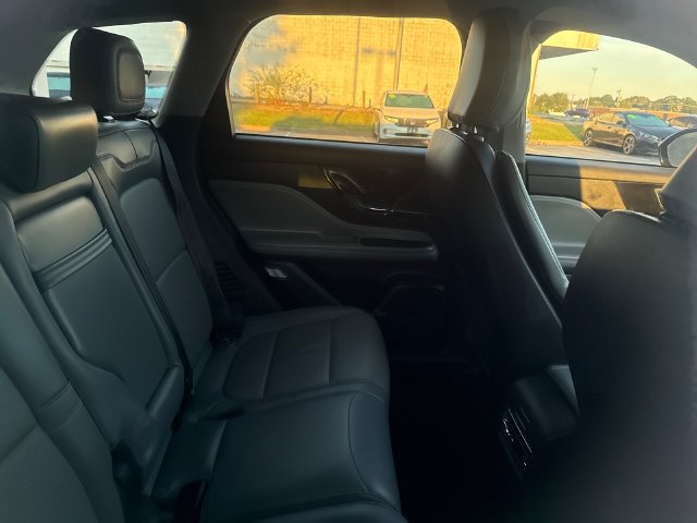 Used 2022 Lincoln Corsair FWD w/ Premium Package image 4
