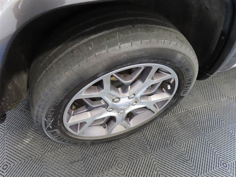 Used 2018 Jeep Grand Cherokee Limited AWD/4WD image 8