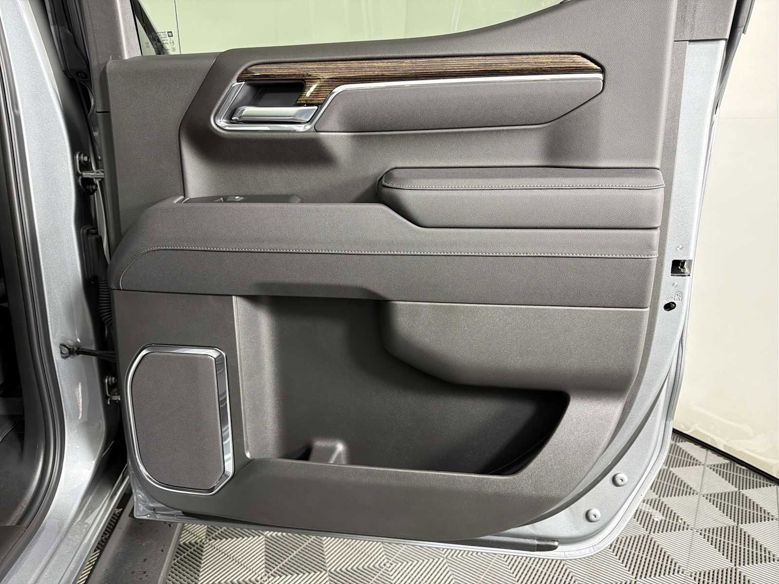 New 2025 GMC Sierra 1500 Elevation w/ Elevation Premium Package image 28