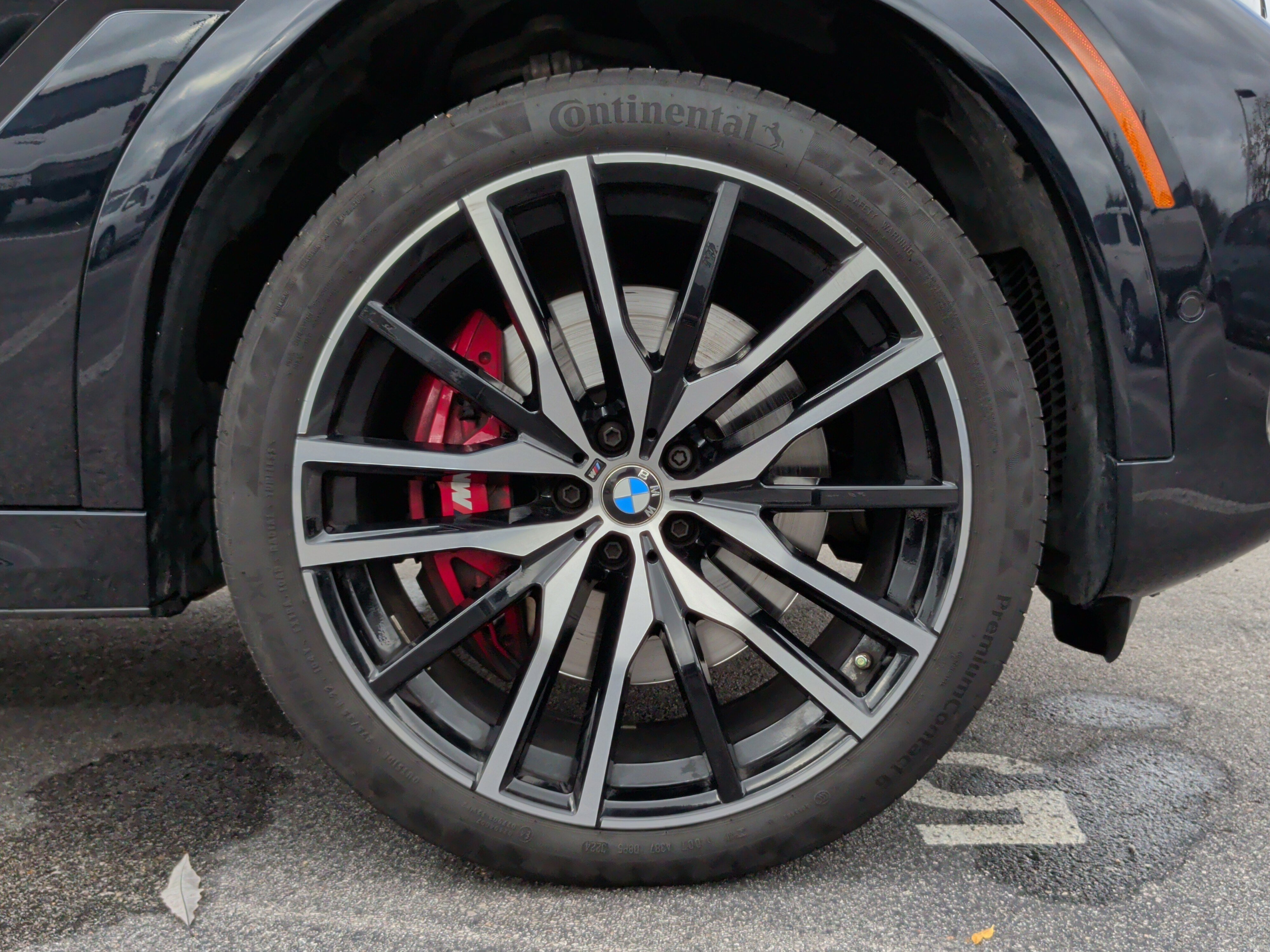 Used 2022 BMW X6 M50i w/ Executive Package image 13