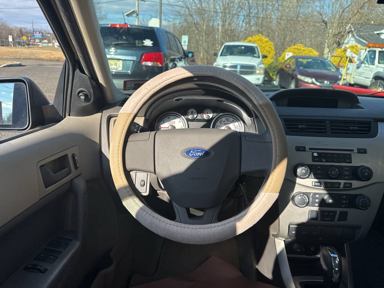 Used 2009 Ford Focus SE FWD image 10