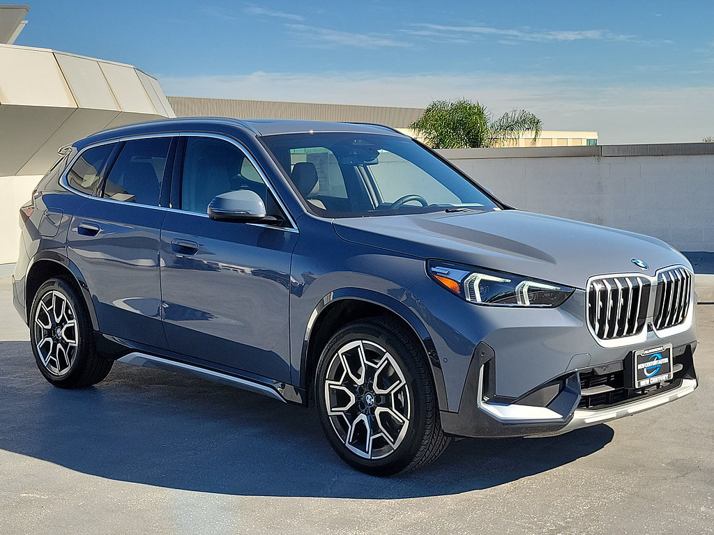 Used 2026 BMW X1 xDrive28i w/ Technology Package AWD/4WD image 4