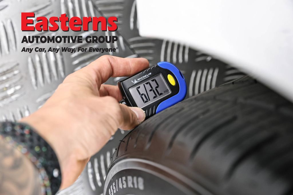 Used 2024 Lexus ES 250 w/ Premium Package image 31