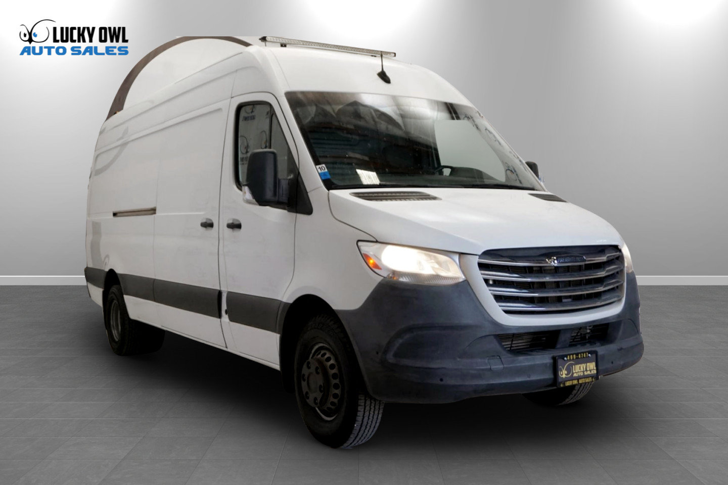Used 2019 Freightliner Sprinter 170 Cargo RWD image 3