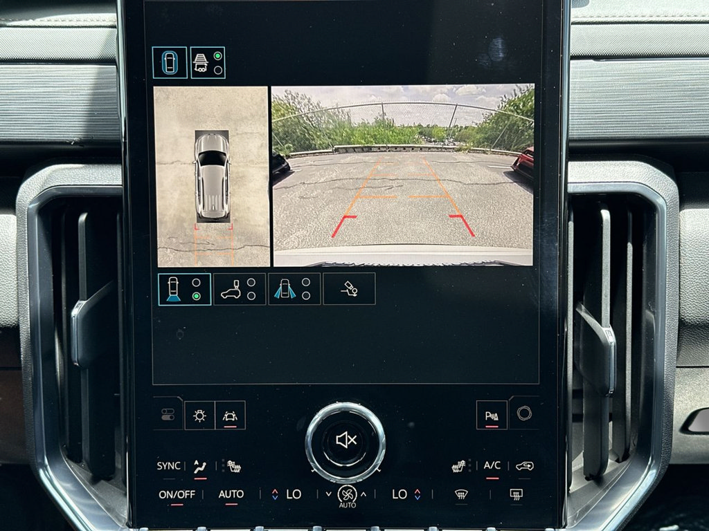 Used 2025 GMC Acadia AT4 AWD/4WD image 40