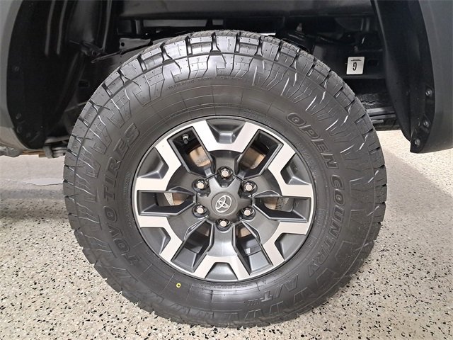 Used 2020 Toyota Tacoma TRD Off-Road image 8